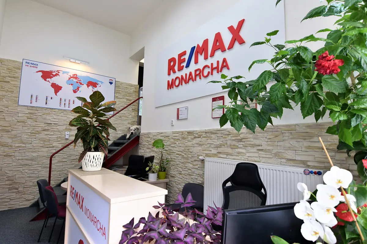 REMAX MONARCHA